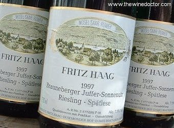 Fritz Haag Brauneberger Juffer-Sonnenuhr Riesling Spätlese 1997 Fritz Haag Brauneberger Juffer-Sonnenuhr Riesling Spätlese 1997